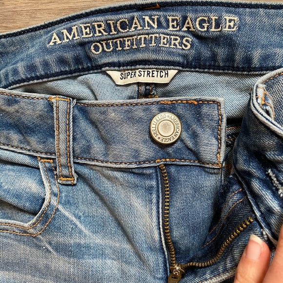 American Eagle Light Wash Jegging Jeans - Picture 6 of 6